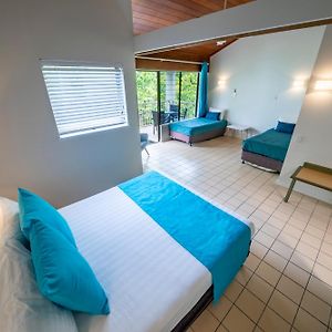 Familien-Zimmer mit zwei Einzelbetten